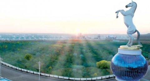 К 8 Марта в Аркадаге многодетные семьи получат квартиры и коттеджи