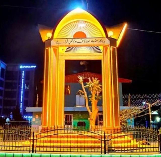 В афганском Мазари-Шарифе обновили памятник Махтумкули Фраги