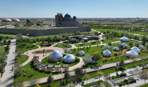 Председатель Халк Масалахаты посетил туристический комплекс Karavansaray Turkistan