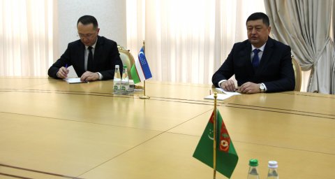 В Ашхабаде обсудили укрепление туркмено-узбекского сотрудничества в духе Международного года мира и доверия