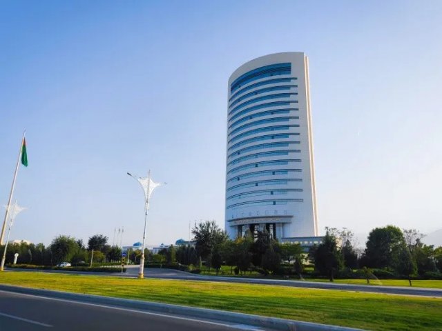 Туркменистан экспортировал карбамид на торгах ГТСБТ