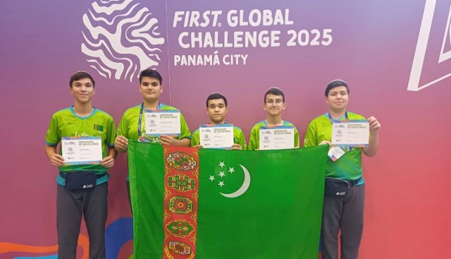 Туркменские школьники триумфально победили на «Олимпиаде роботов» в Панаме