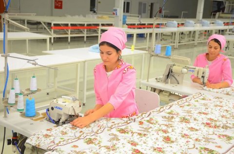 Балканское швейное предприятие выпустило 18 250 единиц продукции