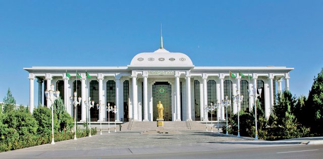Парламент Туркменистана обновляет законодательную базу страны