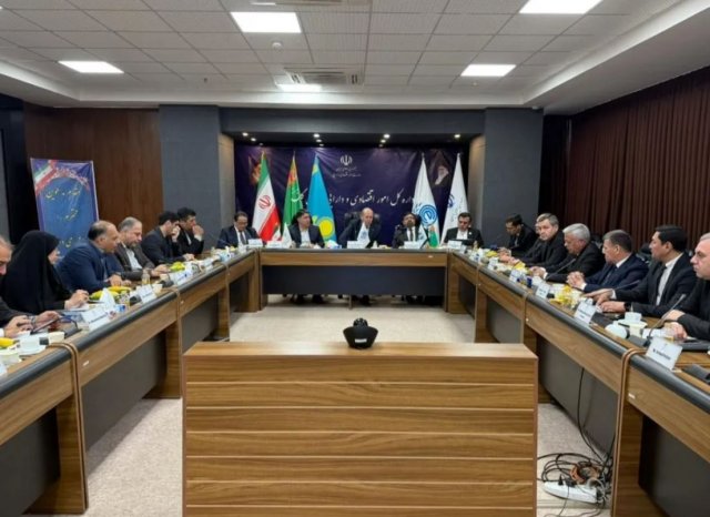 Представители Туркменистана и Ирана обсудили запуск приграничной торговой зоны