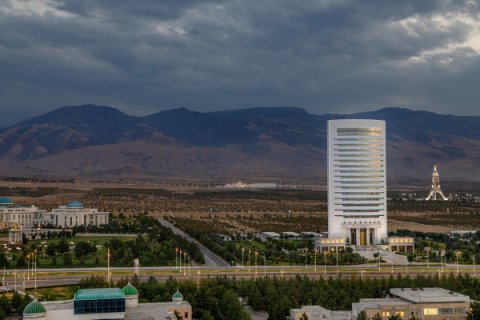 Туркменские бизнесмены закупили битума на 3,75 млн манат на государственной бирже