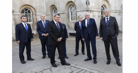 Главы МИД ЦА провели переговоры с министром обороны Великобритании