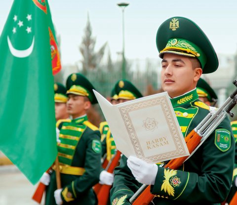 В Туркменистане объявлен весенний призыв и увольнение в запас