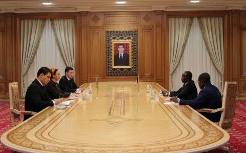 Туркменистан принял верительные грамоты посла Республики Чад