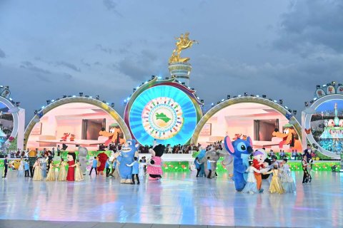 В Аркадаге отметили пятилетие фонда помощи нуждающимся детям имени Гурбангулы Бердымухамедова