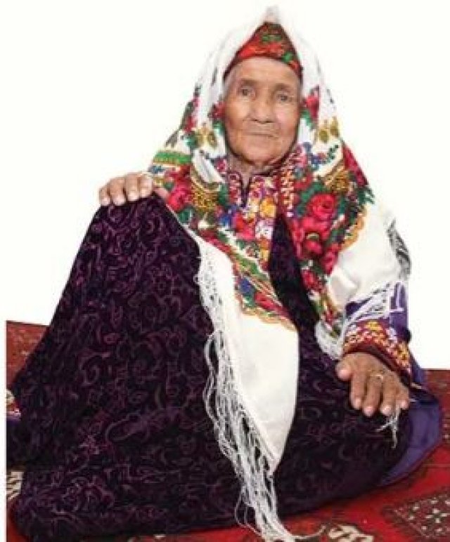 Жительница Туркменистана отметила 110-летний юбилей в канун Нового года