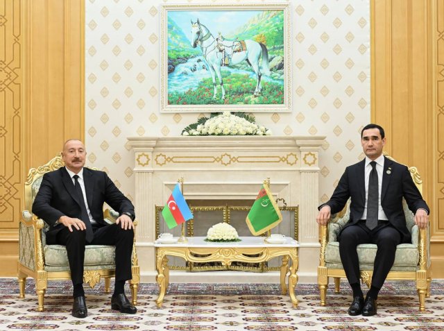 Туркменистан и Азербайджан намерены расширять транспортное и транзитное сотрудничество