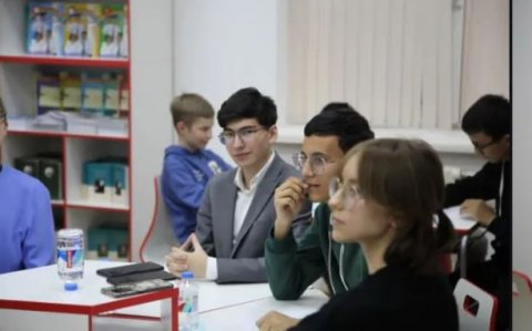 В Ашхабаде прошла викторина, посвященная юбилеям великих русских писателей