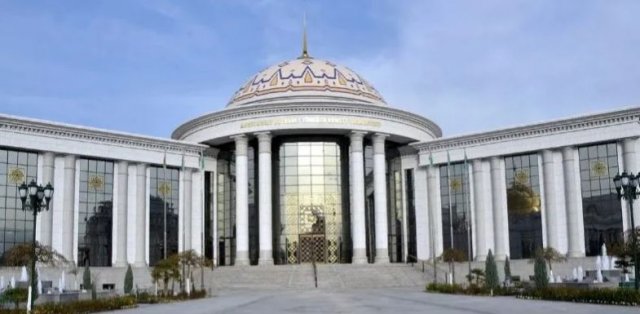 В Туркменистане стартовал конкурс студенческих эссе на русском языке «Туркменистан — Родина мира и доверия»