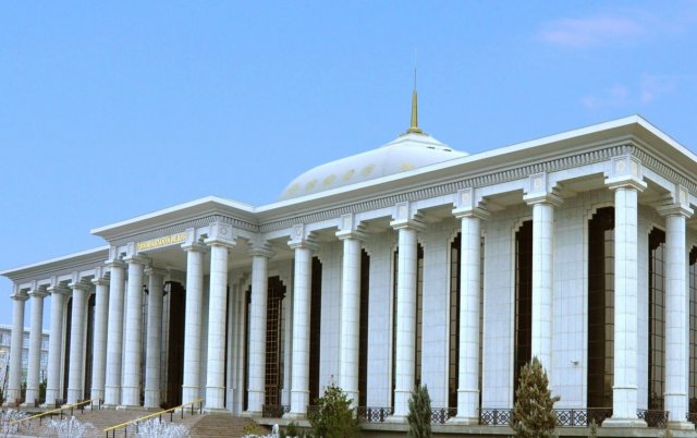 Парламент Туркменистана обновит законы о миграции, рыболовстве и промбезопасности