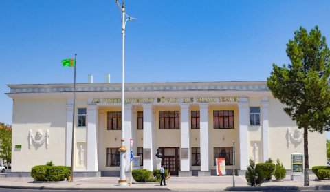 Ашхабадцев ждут новогодние представления и концертные программы в Театре им. Пушкина
