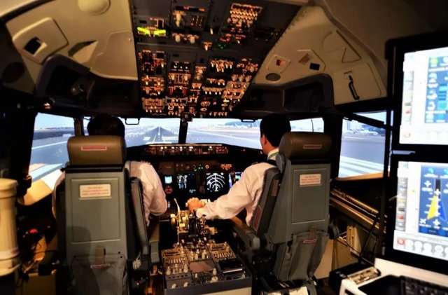 Туркменский авиаперевозчик ищет будущих пилотов для учёбы в Анкаре