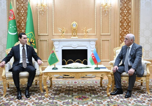 Президент Туркменистана встретился с главой правительства Азербайджана