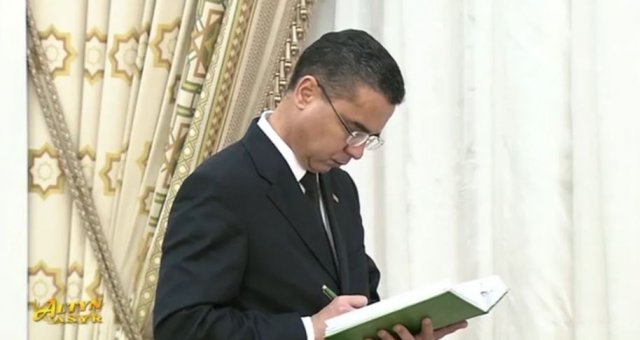 Президент Туркменистана назначил нового главу «Türkmengeologiýa»