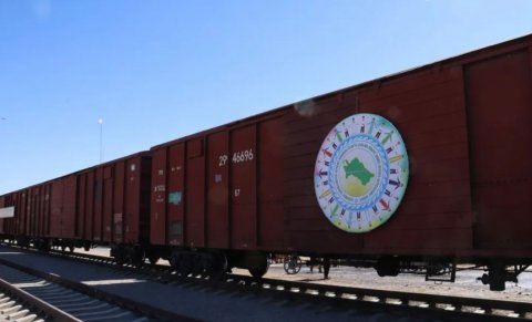 Из Туркменистана в Афганистан отправлен гуманитарный груз с медикаментами и продуктами