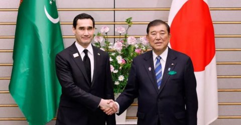 Президент Туркменистана провел переговоры с премьером Японии в Токио