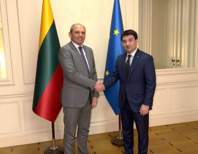 Посол Туркменистана в Бельгии встретился с представителем Литвы при ЕС