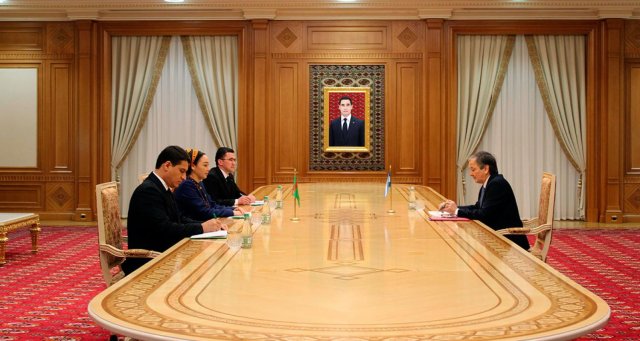 Ашхабад принял верительные грамоты посла Аргентины Феррера Виейры