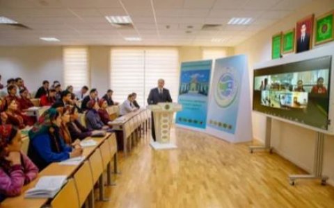 Туркменские студенты и преподаватели прошли тренинг в преддверии конференции ООН LLDC3 в «Авазе»