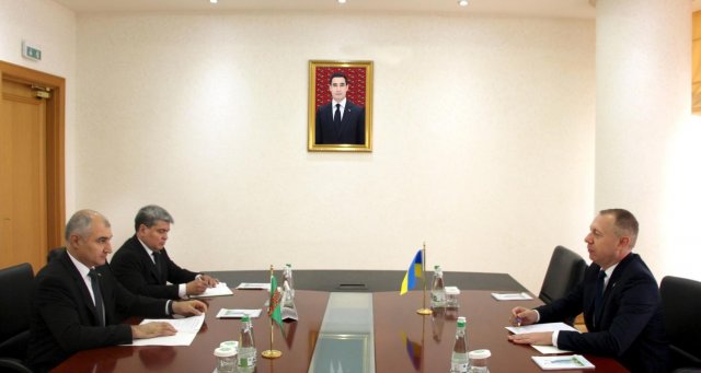 МИД Туркменистана провёл переговоры с временным поверенным Украины