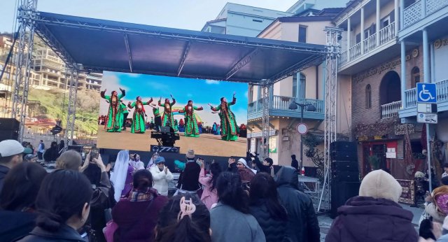 Дипмиссия Туркменистана отметила Новруз в историческом центре Тбилиси