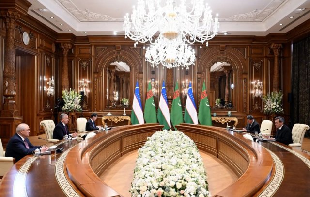 Узбекистан и Туркменистан нацелились на рост товарооборота и грузоперевозок
