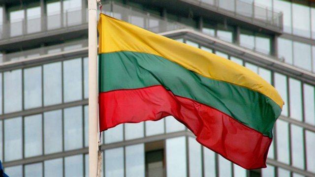 Глава Туркменистана поздравил литовский народ с национальным праздником