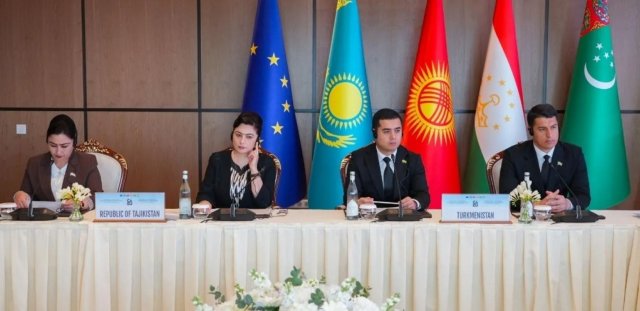 Делегация Меджлиса Туркменистана выступила на форуме «ЦА – ЕС»