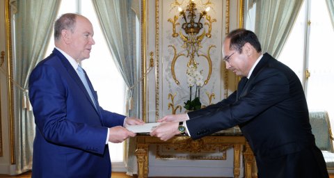 Посол Туркменистана вручил верительные грамоты князю Монако Альберу II