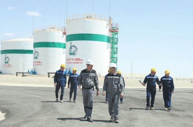 Туркменнефть восстановила почти сотню скважин на месторождении Барсагельмез