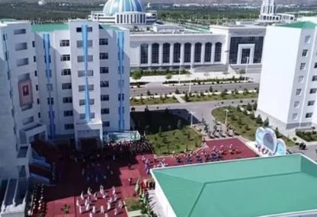 К 35-летию независимости Туркменистана в Аркадаге открыли новые жилые дома