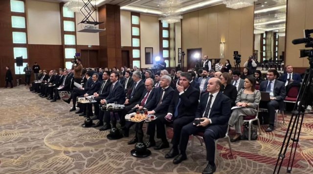 Туркменистан представлен на конференции аналитических центров C6 в Баку 