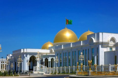 Пзешкиан поздравил Туркменистан со священным месяцем Ораза