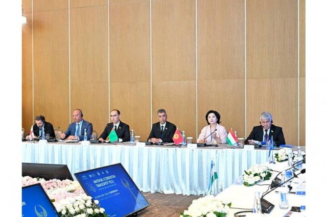 Туркменские парламентарии выступили на форуме в Ташкенте
