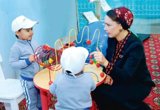Более 2467 детей получили помощь от фонда имени Гурбангулы Бердымухамедова