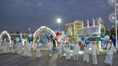 В Туркменистане утвердили план новогодних мероприятий для детей и школьников