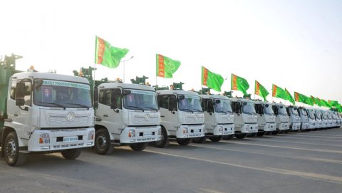 В Лебапский велаят поступило 148 единиц коммунальной техники