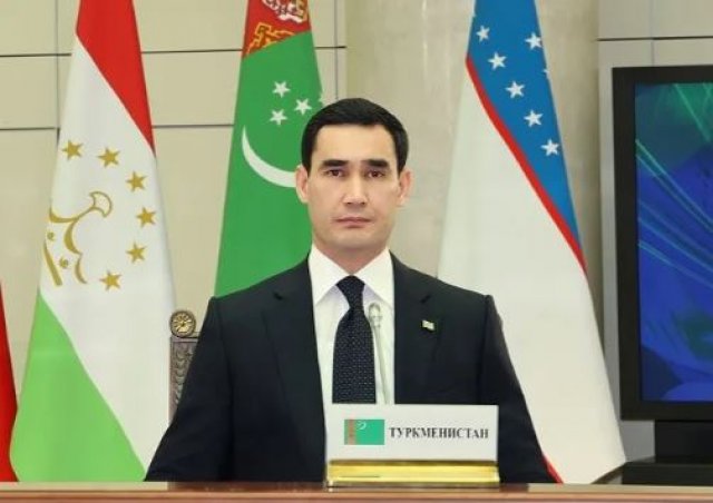 Глава Туркменистана участвует в заседании неформального саммита СНГ в Эрмитаже