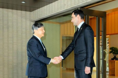 Глава Туркменистана встретился с императором Японии