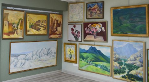 Союз художников Туркменистана объединил двух мастеров в одной экспозиции