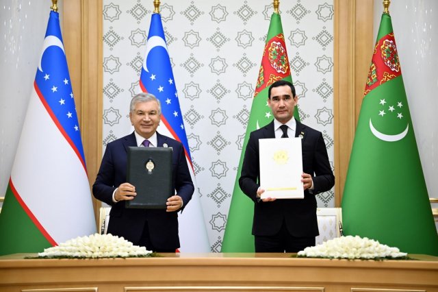 Президенты Туркменистана и Узбекистана подписали договор о Высшем совете