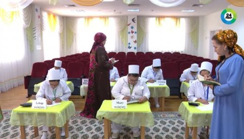 В Туркменистане назвали лучших поваров и медсестер детских садов