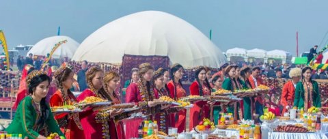 Туркменистанцы отметят мартовские праздники четырьмя дополнительными выходными