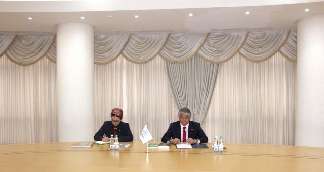 Мередов и глава ТЮРКСОЙ обсудили культурное сотрудничество в Ашхабаде