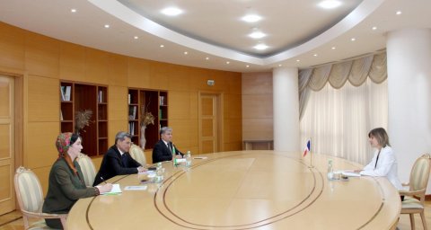 Глава МИД Туркменистана принял верительные грамоты нового посла Франции 